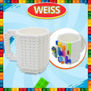 Aufgebauter LEGO Becher