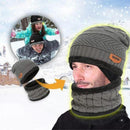 Warm Strickmütze und Schal mit Fleecefutter