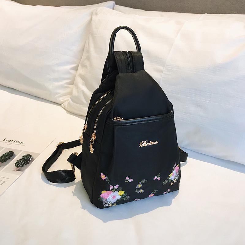 Bestickter Rucksack